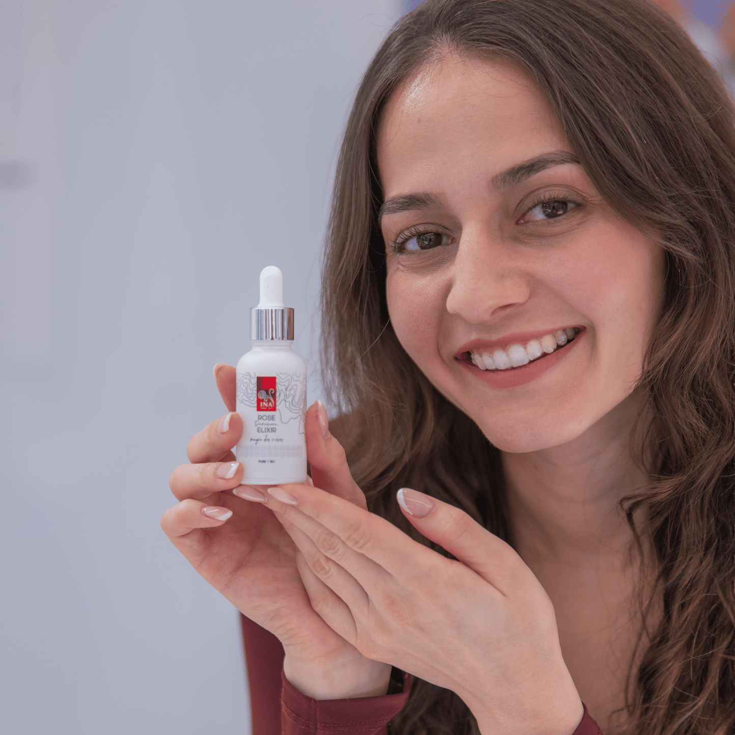 Intenzivni Serum Proti Staranju Obraza z Organskim Rožnim Oljem – Rose Elixir