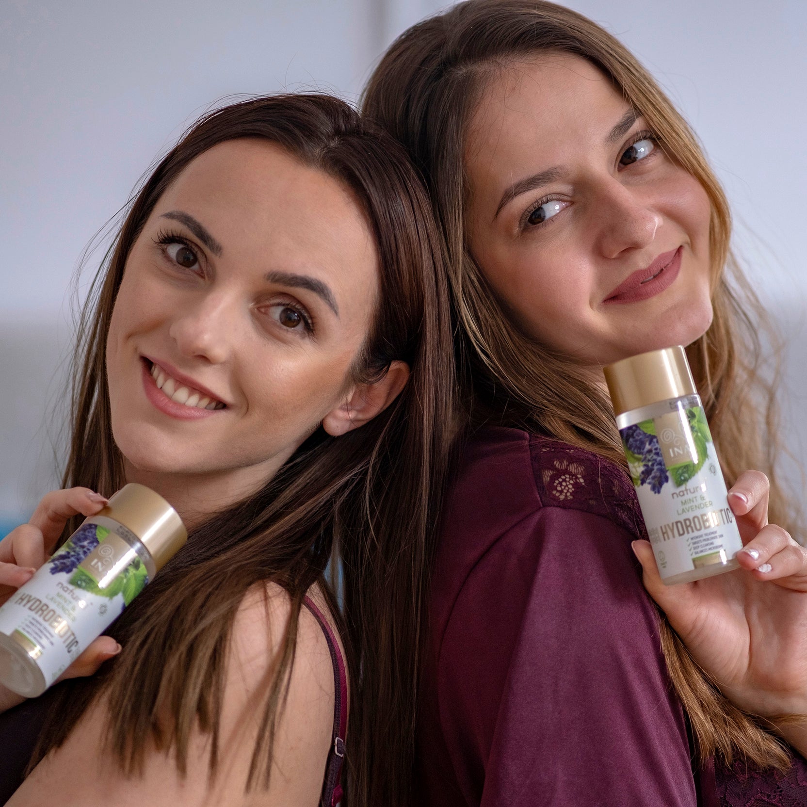 Hydrobiotic - Sivka in Meta - intenzivna nega proti Aknam