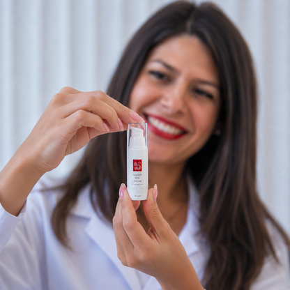Kupite 1 Aktivno Vlažilno Kremo in 1 Serum Proti Staranju, Prejmite 1 Kremo za Predel Okoli Oči Brezplačno